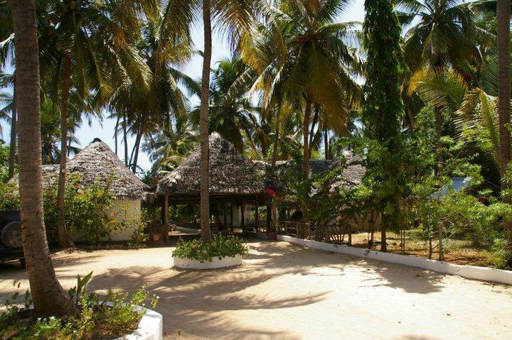 Ndame Beach Lodge Паже Екстериор снимка